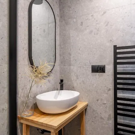 Klemensowka 아파트 *